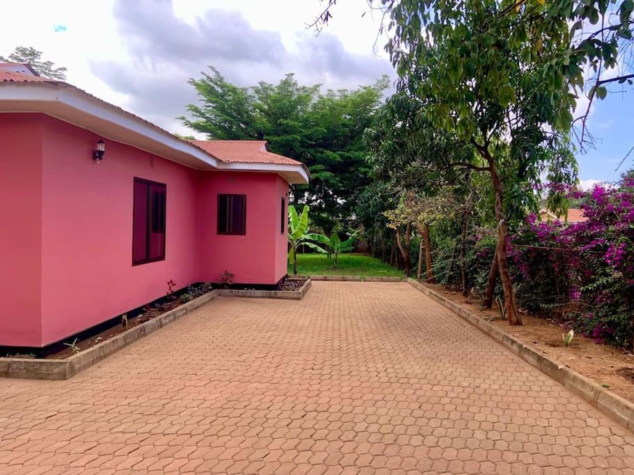 Bungalow X Garten & Terrasse X Wlan X Europaeisch Moshi Dış mekan fotoğraf